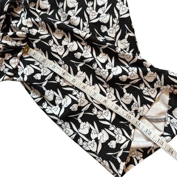 Peter Millar Woman’s Golf Shorts Black White Size 8 - Picture 7 of 11